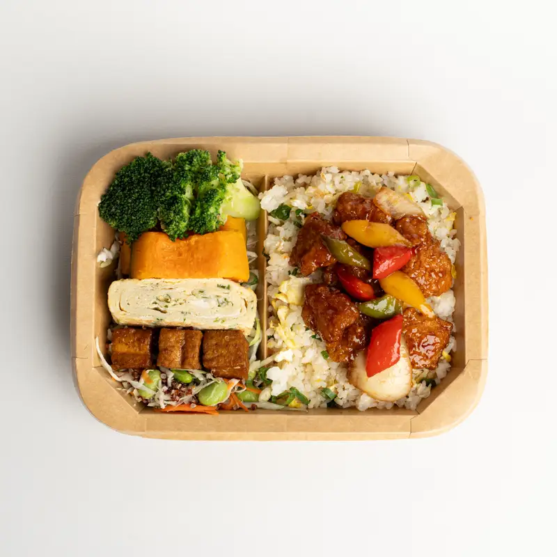 炒食代 合歡炒飯佐糖醋唐揚雞