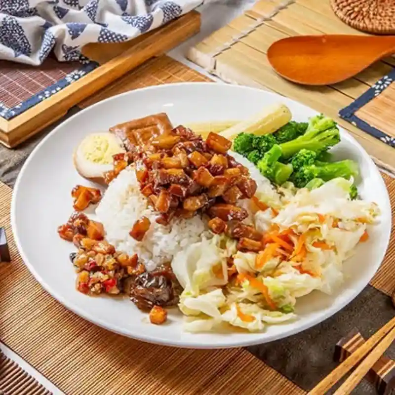 鐵路便當 南港站 Railway Nostalgic Braised Pork Rice Bento