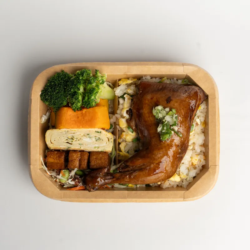 炒食代 合歡炒飯佐玫瑰油雞腿