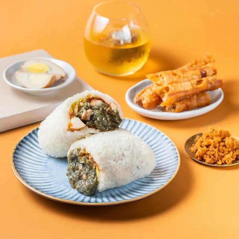 享念販糰 花椒皮蛋鬆飯糰
