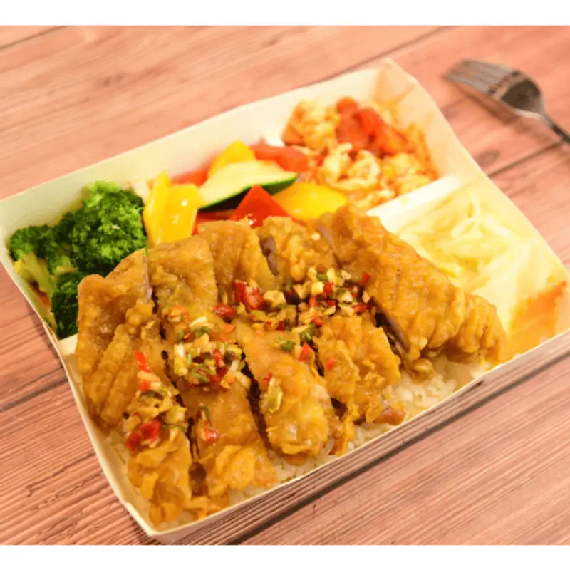 東萊便當 泰式椒麻雞飯