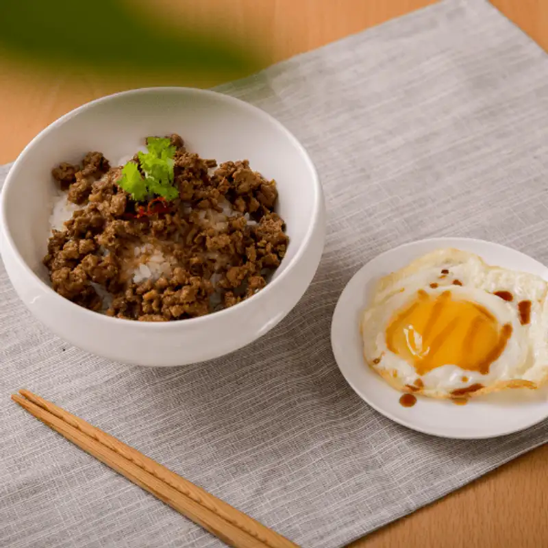 雞優穀養生藥膳 荷包蛋肉燥飯