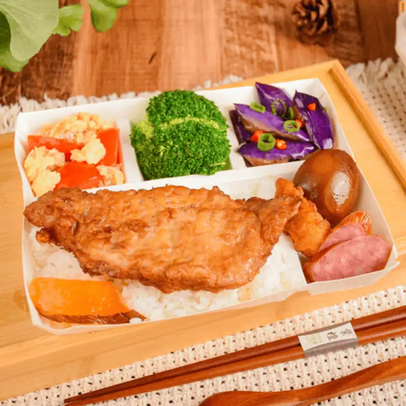 鬍鬚張台北北醫店 唐山里肌便當+安心鴨蛋