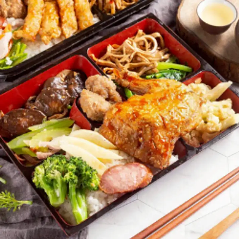 金金排骨 椒鹽大雞腿飯