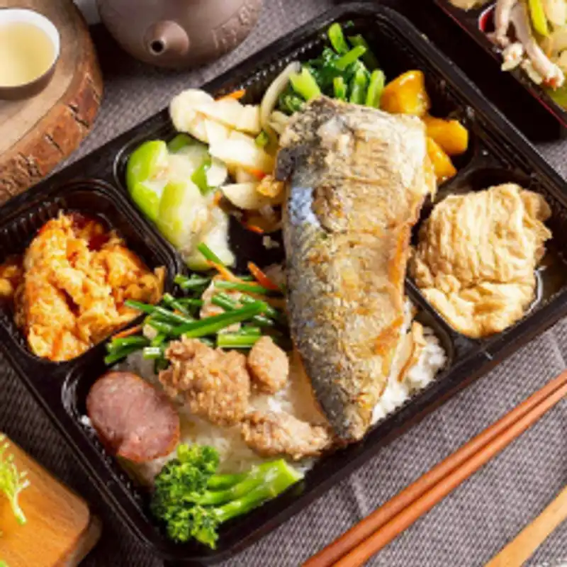 金金排骨 酥炸鯖魚飯
