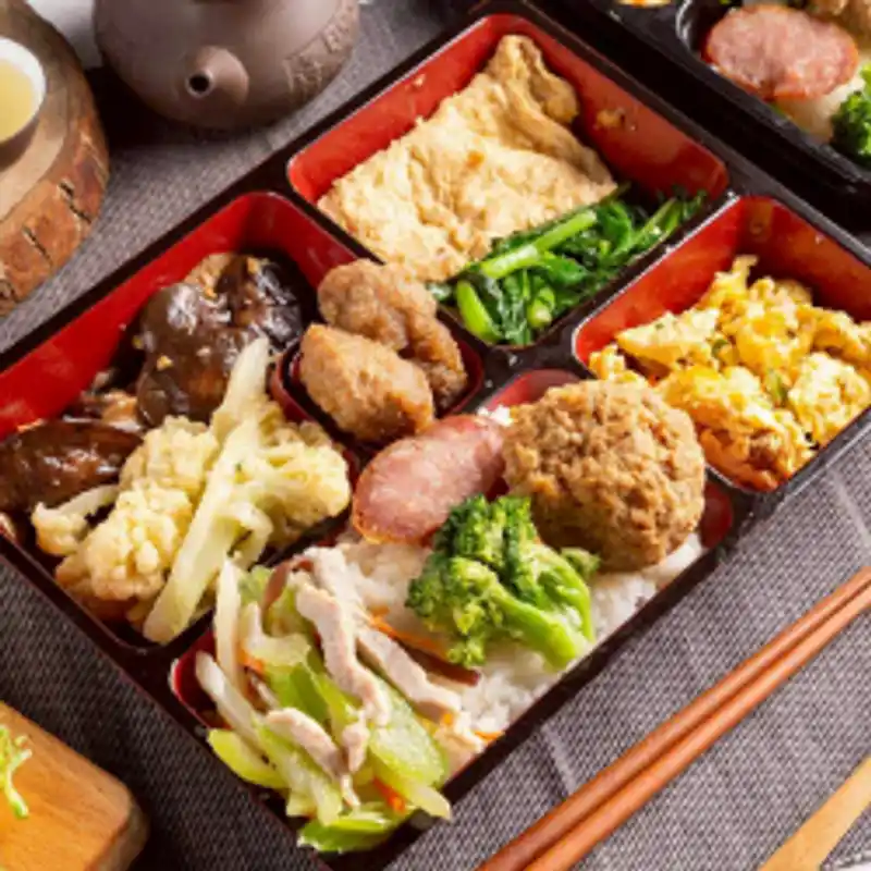 金金排骨 滷獅子頭飯