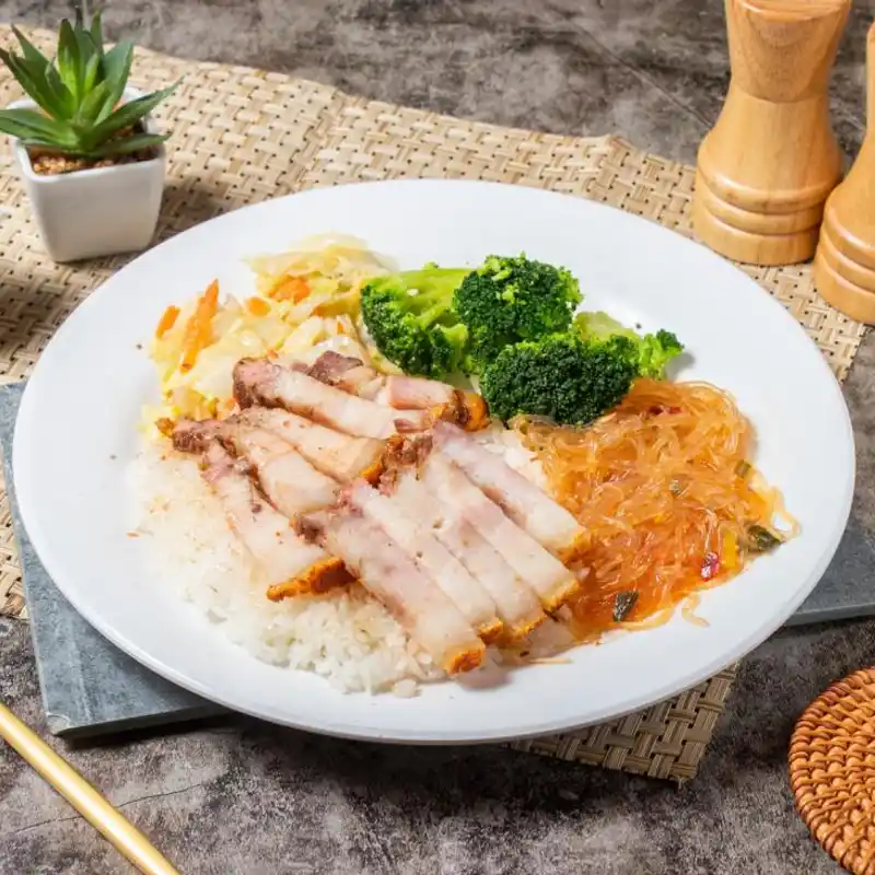 鄉間小路 化皮燒肉飯