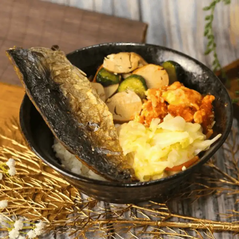 西湖雞腿王 鯖魚飯