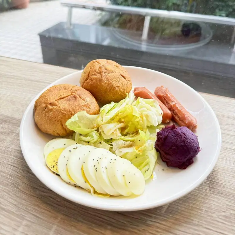漫步藍咖啡松勤店 Multigrain Bread & German Sausage Brunch